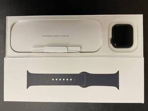 lot 62 image: Apple Watch SE (2nd Gen) GPS 40mm Smartwatch with Midnight Aluminum Case