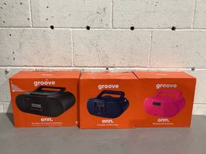 lot 540 image: LOT OF 3 Onn. Portable CD Boombox with Digital FM Radio