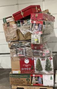 lot 626 image: Wholesale Pallet of Miscellaneous Christmas Items