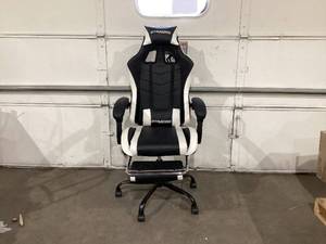 lot 629 image: GTRACING GTWD-200 Ergonomic Gaming Chair with Adjustable Pillows and Footrest