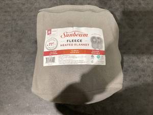 lot 644 image: Queen Size Sunbeam Blanket Grey Fleece, 12 Heat Settings, 12-Hour Auto Shut-Off, Electric Heated Blanket with Controller, 90 x 84