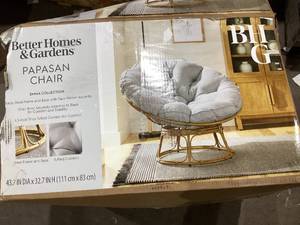 lot 717 image: Better Homes & Gardens Papasan Chair