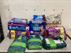 lot 557 image: LOT OF Cat Litter