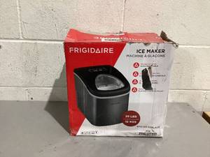 lot 586 image: FRIGIDAIRE 26 lbsDay Capacity Ice Makers