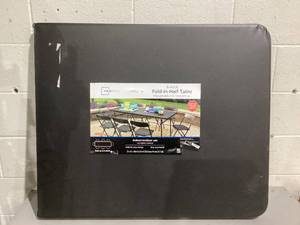 lot 600 image: Mainstays 6 Bi-Fold Plastic Folding Table