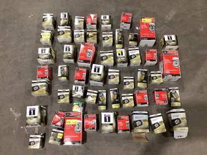 lot 603 image: LOT OF Oil Filters