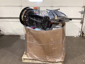 lot 903 image: Wholesale Pallet of Assorted Miscellaneous Items