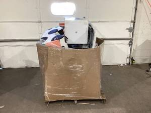 lot 905 image: Wholesale Pallet of Assorted Miscellaneous Items