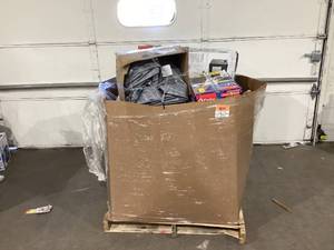 lot 906 image: Wholesale Pallet of Assorted Miscellaneous Items