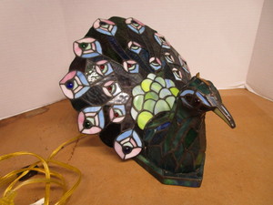 lot 5 image: Peacock Table Lamp
