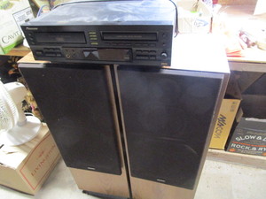 lot 13 image: Pioneer CD Record & Change, Speakers