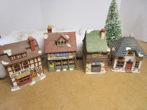 lot 14 image: Dept 56 Villages, Many Pieces