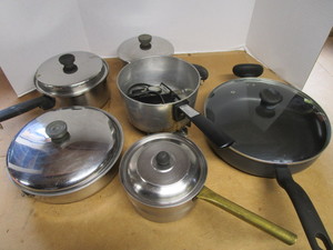 lot 39 image: Kettles, Poaching, T-Fal
