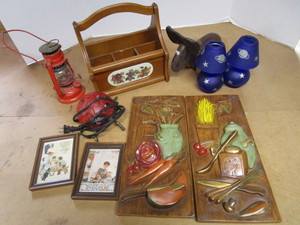 lot 46 image: Plaques, Advertising, Night Light