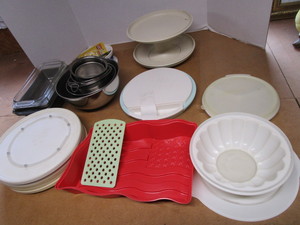 lot 44 image: Tupperware, SS Bowls, Bread Pans