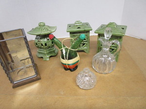 lot 50 image: Candle Lights, Cruet