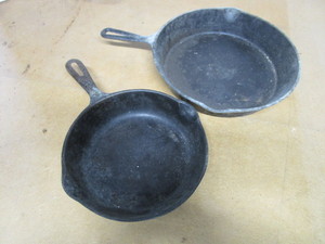 lot 52 image: Cast Iron Fry Pans