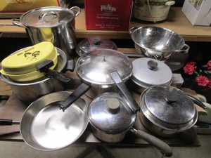 lot 53 image: Cooking Kettles