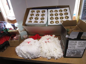 lot 70 image: Christmas Decorations