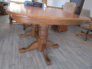 lot 24 image: Dine Table, Double Pedestal