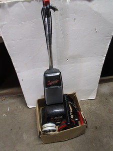 lot 106 image: Hoover Floor Scrubber