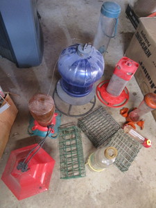 lot 111 image: Bird Feeders