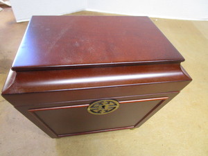 lot 115 image: Jewelry Box, Stick Pins