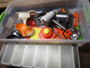lot 124 image: Kitchen Utensils