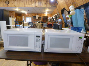 2 Microwave Ovens
