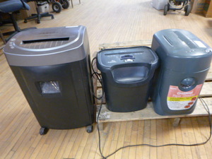 3 Paper Shredders