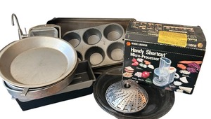 lot 163 image: Kitchen Bakeware Essentials