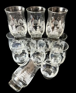 lot 122 image: Vintage Arbys White Etched Tulip Tumbler Winter Scene Drinking Glasses  Tumblers by Libbey