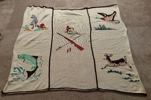 lot 77 image: Vintage Nature Motif Blanket