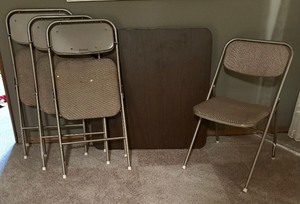 lot 112 image: Vintage Table with Four Folding Chairs