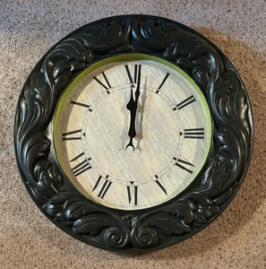 lot 131A image: Decorative Wall Clock