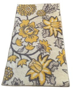 lot 152A image: Fun and Bright Accent Rug with Yellow, Grey and White Flowers