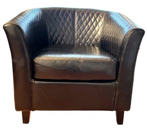 lot 9 image: Stylish Black Quilted Faux Leather Chair