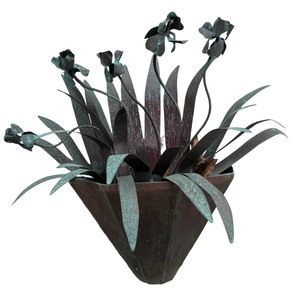 lot 95 image: Outdoor Decorative Metal Floral Wall Hanging