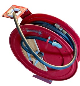 lot 239 image: Lincoln Hose Reel with Air Compressor Hose