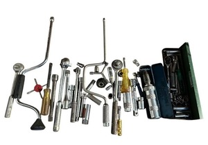 lot 222 image: Large Variety and Sizes of Socket  Ratchets and Universal Screwdriver