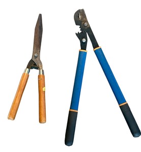 lot 215 image: Gardening Shears  Pruners