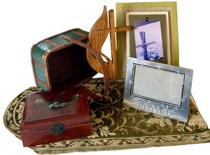 lot 174 image: Wonderful Wood and Green Accented Home Decor