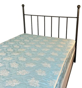 lot 10 image: Beautiful Full Size Bed Headboard