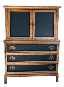 lot 12 image: Vintage Mid Century Stylish Dresser by Bassett Industries