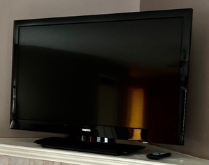 lot 197 image: Sanyo 43 Television with Remote