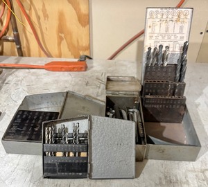 lot 205A image: Assorted Drill Bits, Sanding Bits