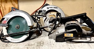 lot 202B image: Three Electric Saws by Black & Decker, Craftsman and Skilsaw
