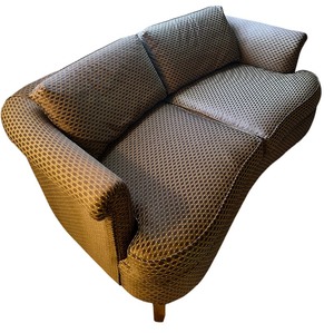 lot 8 image: Vintage Brown Tru-Bilt Two Seat Loveseat  Couch