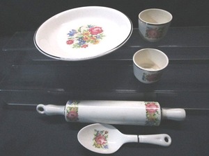 lot 6 image: Vintage Kitchenwares, Hotoven