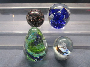 lot 10 image: Paperweights